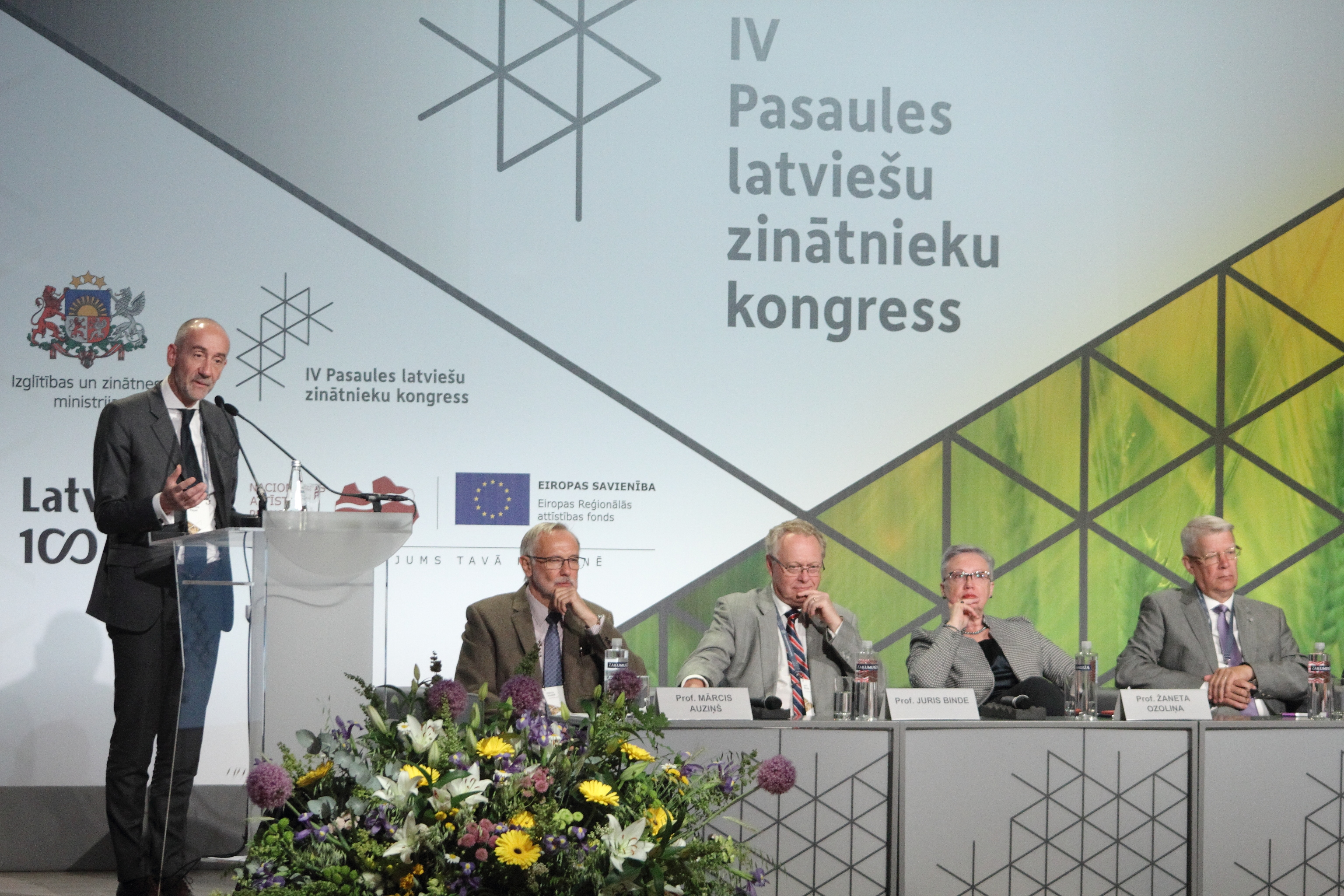 Zinātnieki diskutē IV Pasaules latviešu zinātnieku kongresā 2018. gadā