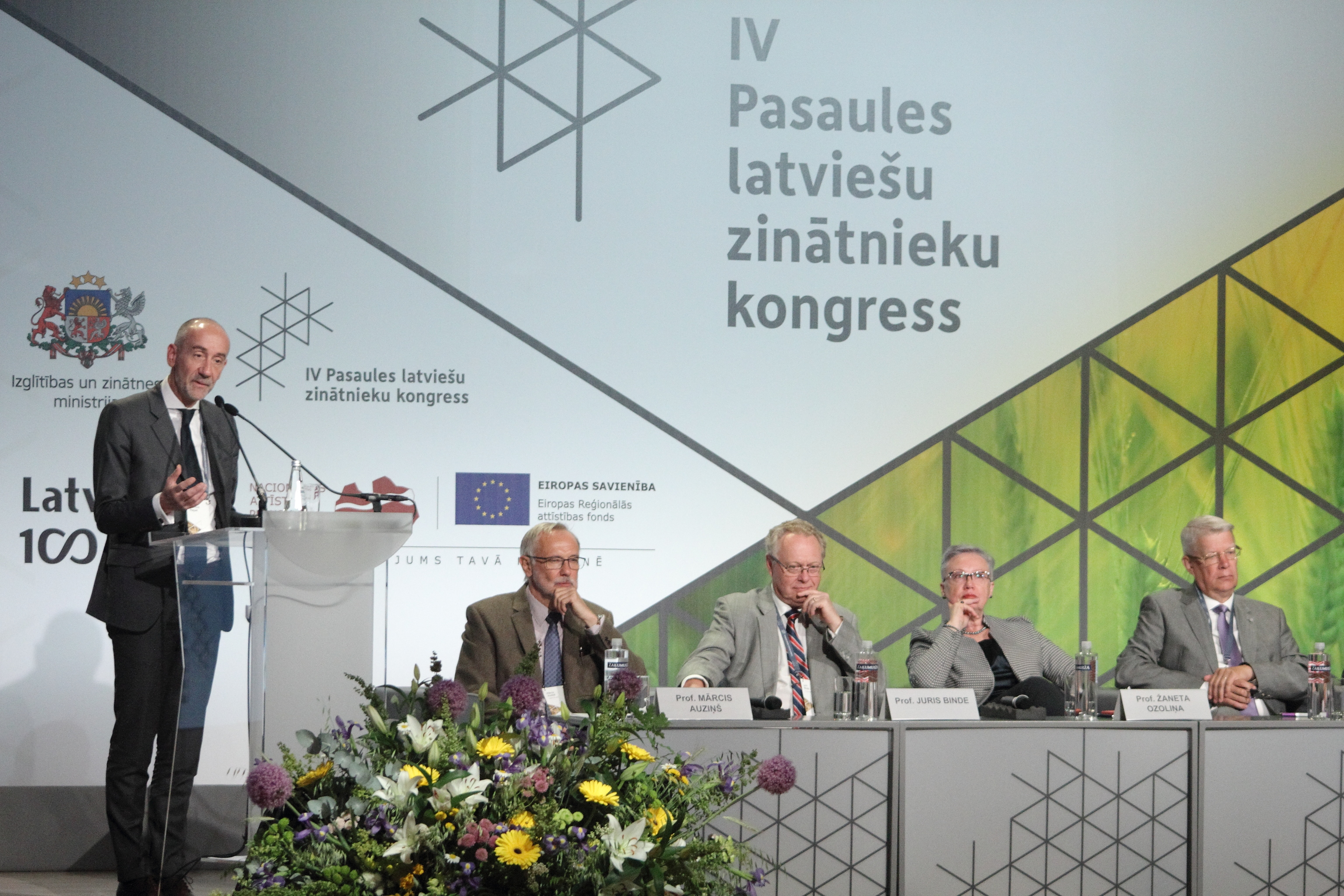 Zinātnieki diskutē IV Pasaules latviešu zinātnieku kongresā 2018. gadā