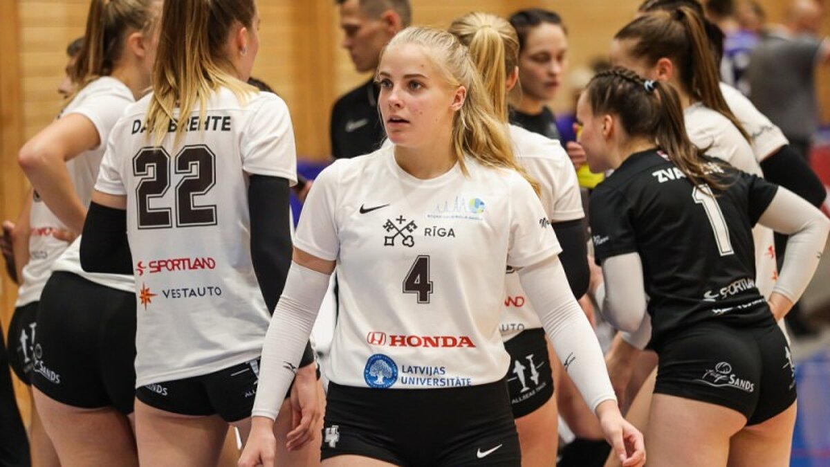 RVS/LU volejbola komands spēlētāja Anastasija Andrjuščenko