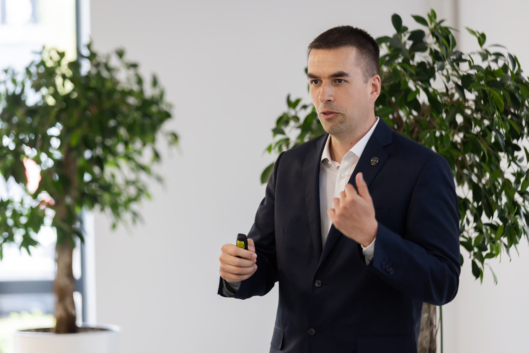 LU asociētais profesors Oļegs Krasnopjorovs 