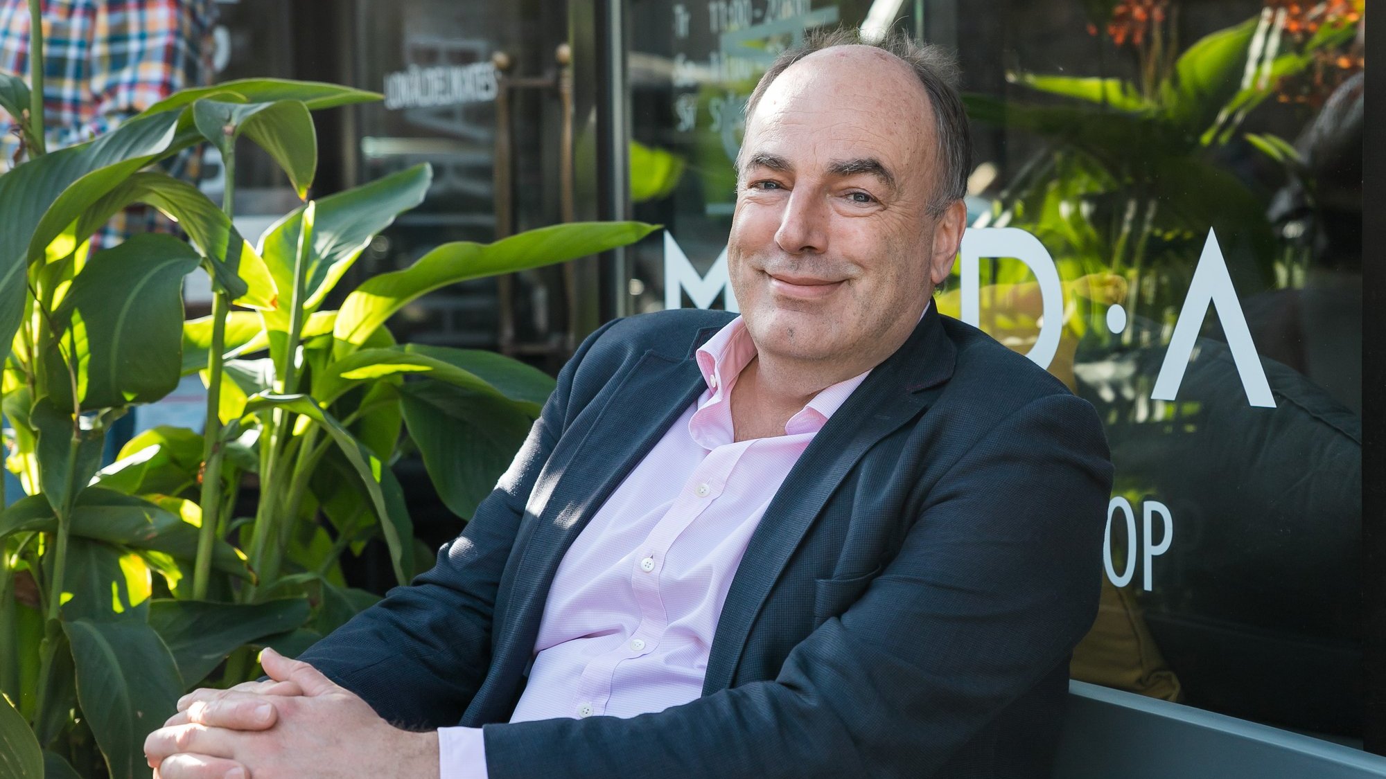 Oksfordas Universitātes profesors Čarlzs Spenss