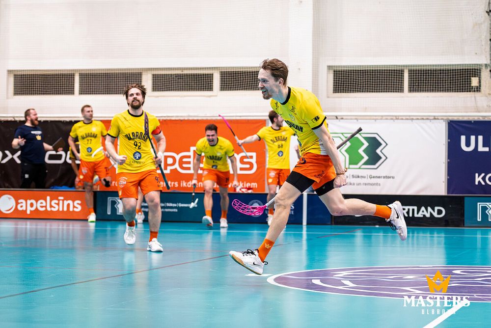 Florbola spēle, spēlētāji uz laukuma