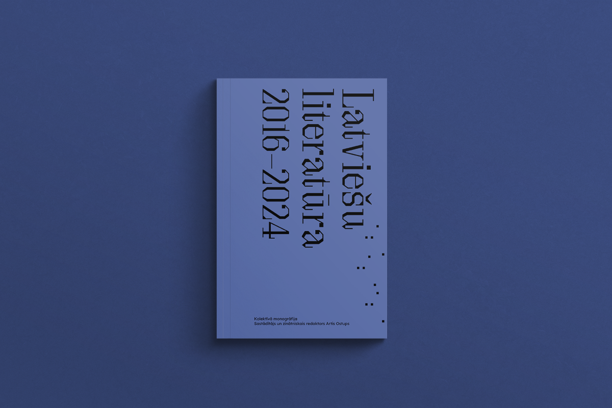 Grāmatas "Latviešu literatūra 2016–2024" vāks zilā krāsā